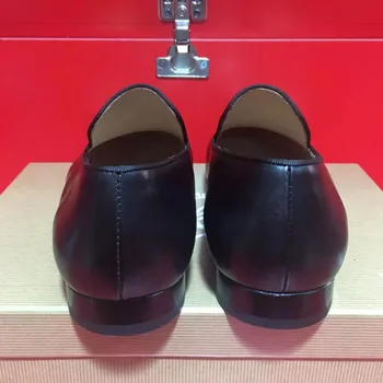 Solid De Culoare Neagră Din Piele Naturală Low Cut Toc Roșu Jos Pantofi Pentru Barbati Brand De Lux Domn Pantofi Rochie Casual Mocasini Apartamente Piroane